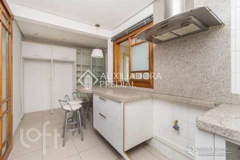 Image 17 - 227024